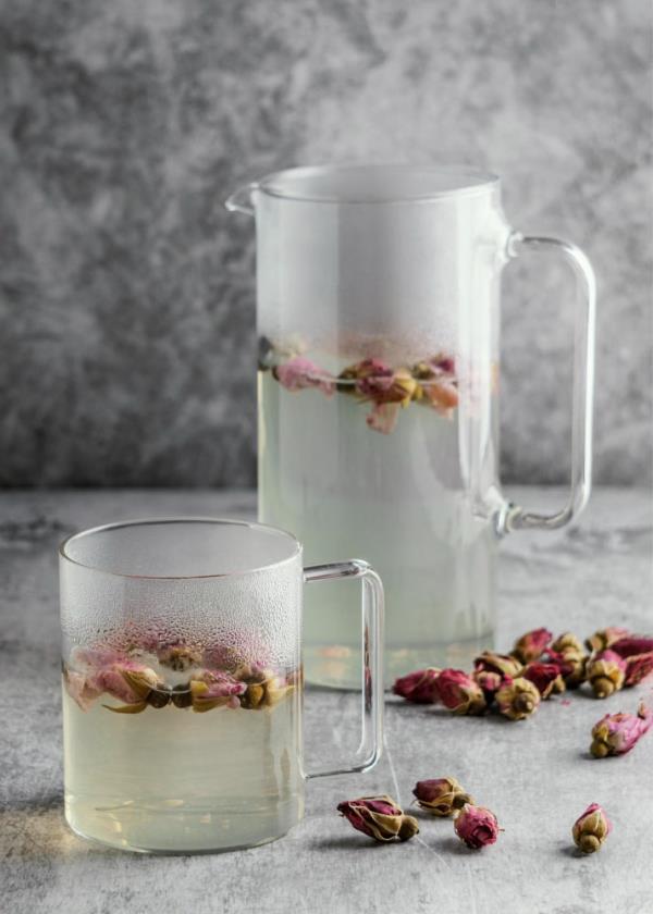 Amazing Benefits of Rosewater for Skin and Hair